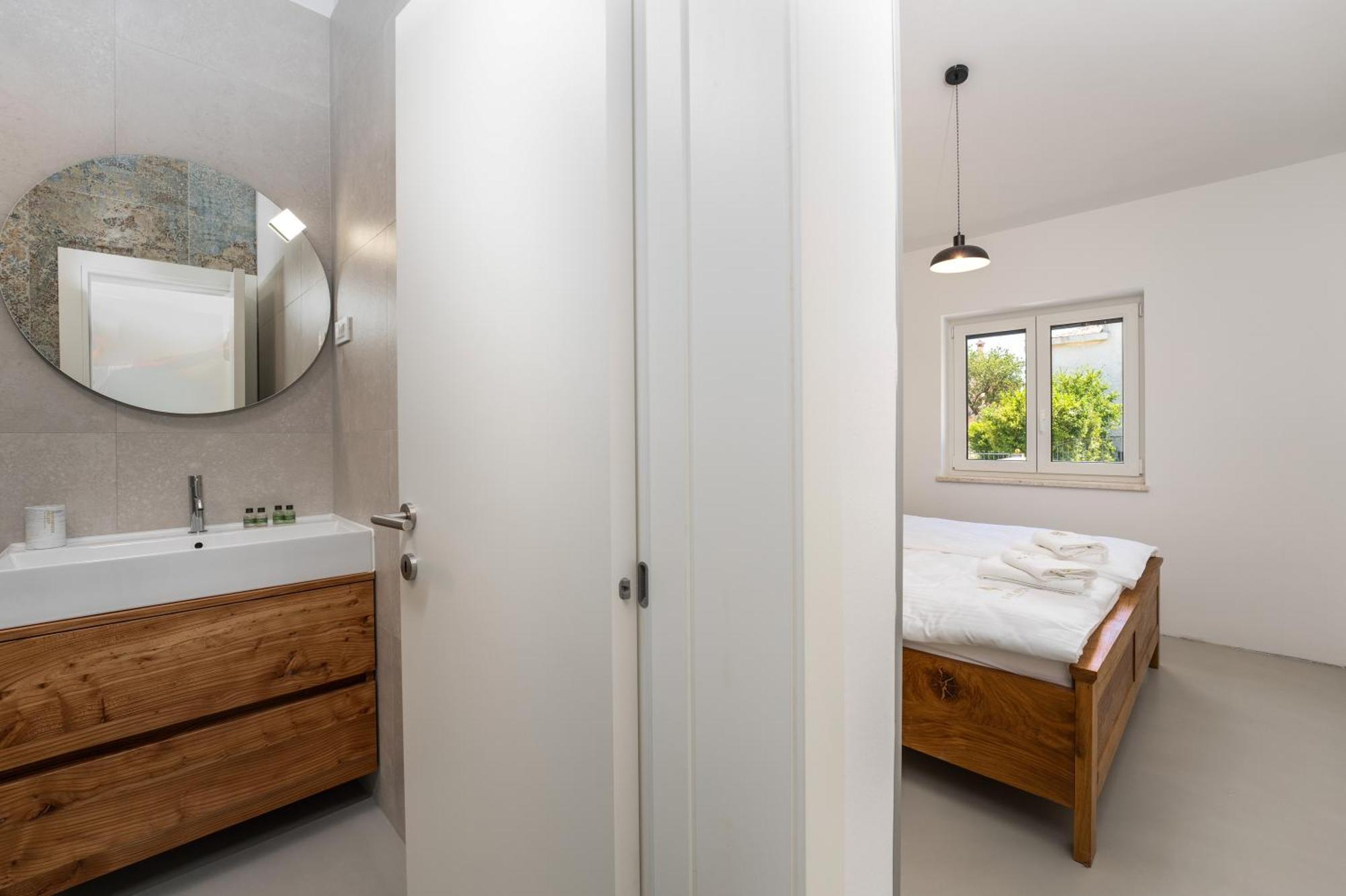 Luxury Apartments Villa San Avia バニョレ エクステリア 写真